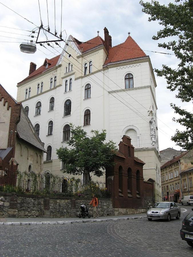 Izuminka V Centre Goroda Lviv Exteriör bild