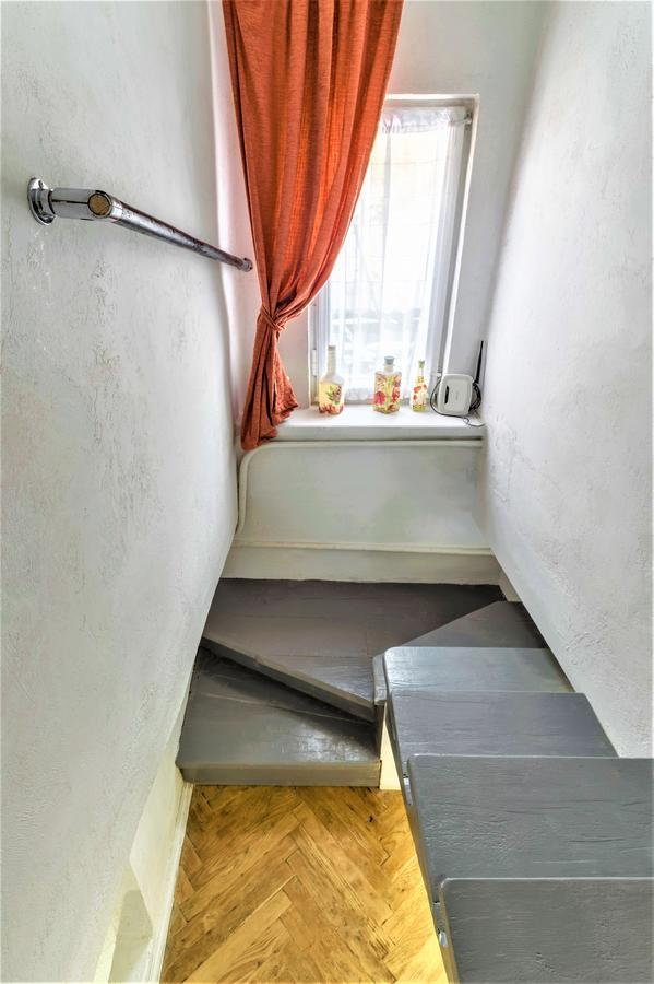 Izuminka V Centre Goroda Lviv Exteriör bild
