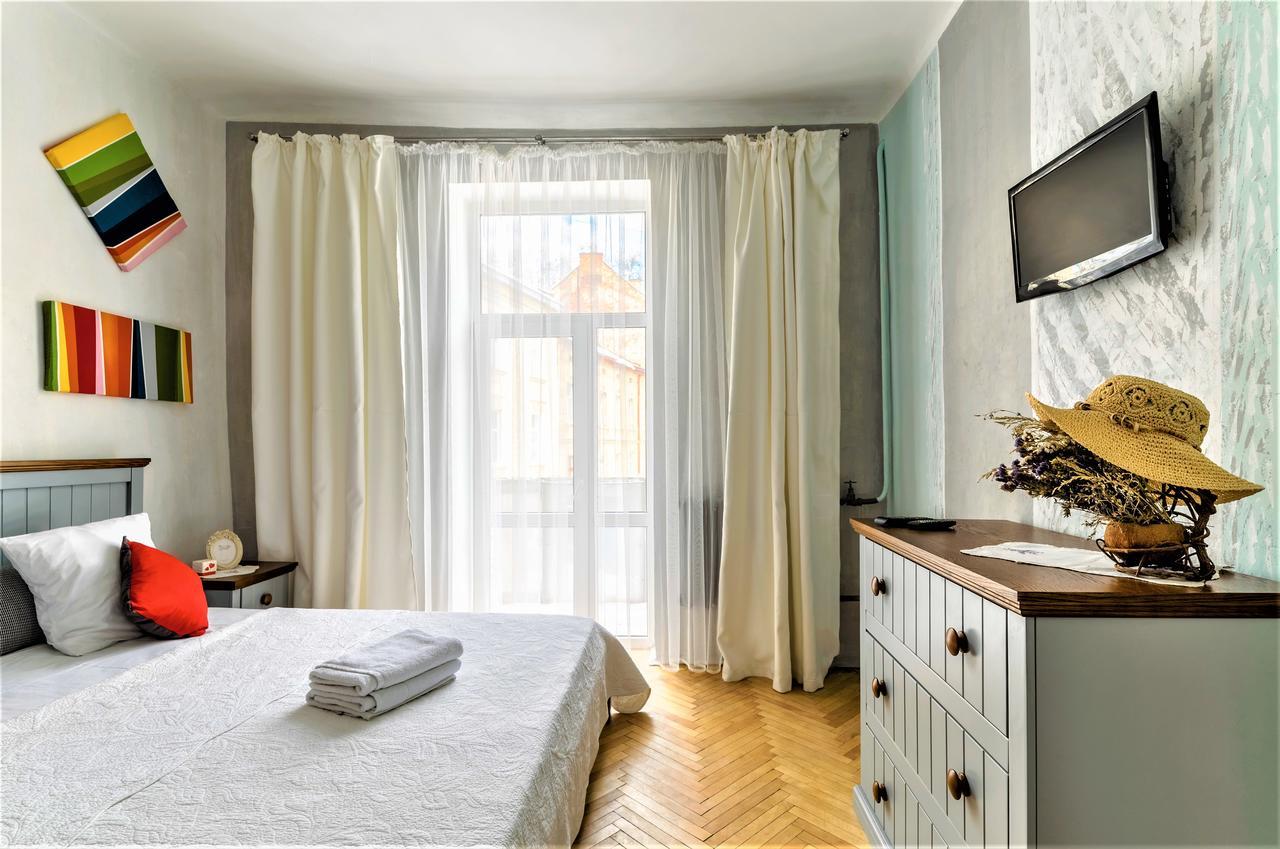 Izuminka V Centre Goroda Lviv Exteriör bild